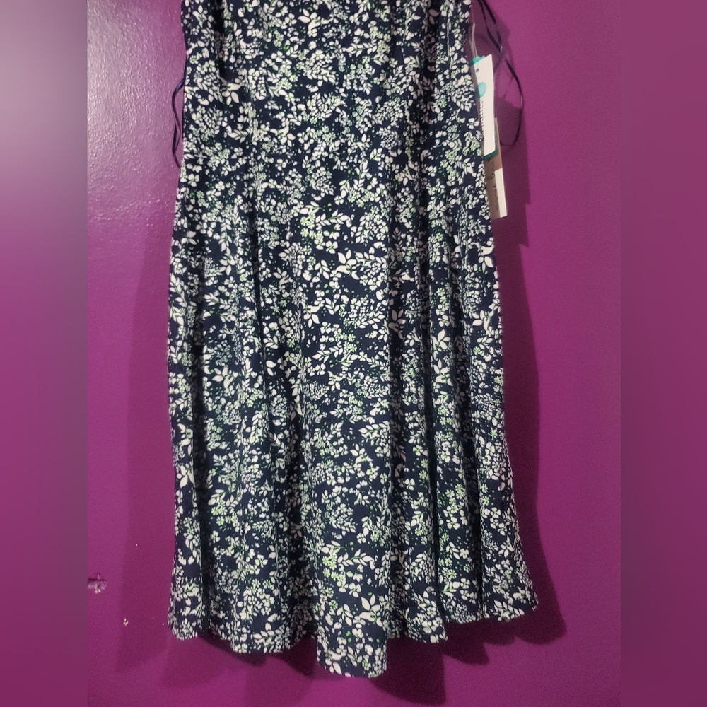 Dress - Picture 2 of 7